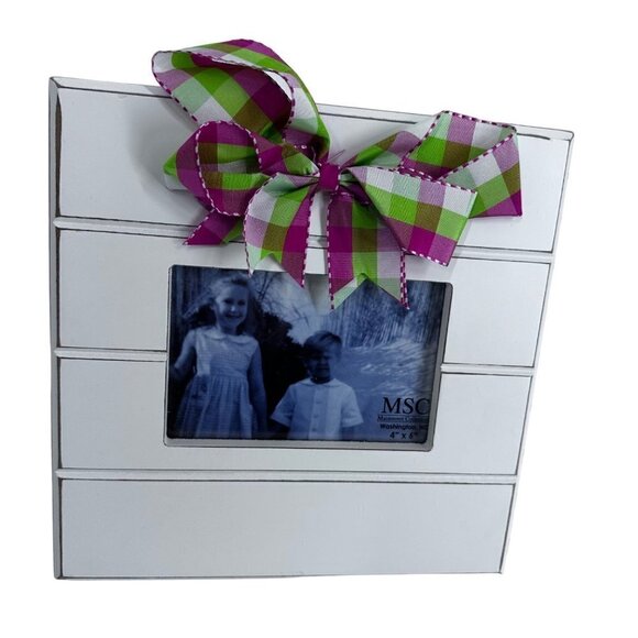 MSC Mainstreet Collection 4" x 6" Shiplap with Green, Pink and White Bow - Picture 8 of 9